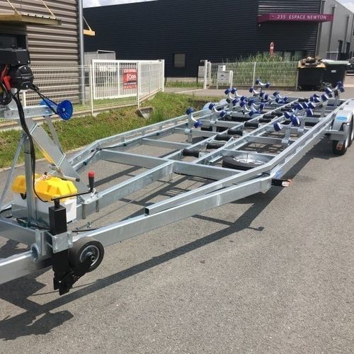 Straßenanhänger - SUD OUEST REMORQUES - für Boot / 3-Achsen / 185R14C