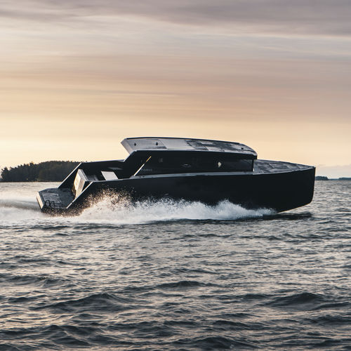 Express-Cruiser / Innenborder - BY40SC - Brizo Yachts - Hardtop / Stern-Drive / mit Kabine