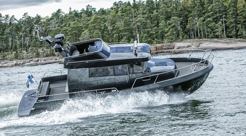 Express-Cruiser / Innenborder - BY30  - Brizo Yachts - Flybridge / mit Kabine / klassisch