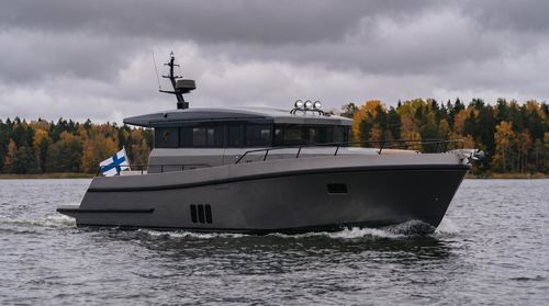 Express-Cruiser / Innenborder - BY50 MK2 - Brizo Yachts - zweimotorig / Flybridge / mit Steuerhaus
