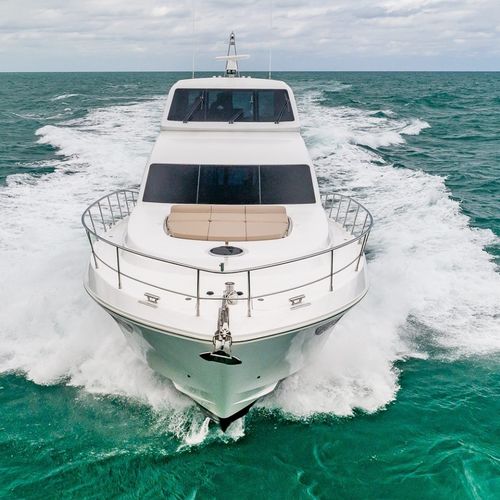 Motoryacht für Kreuzfahrten - 68 - Dyna Craft Ltd. - mit geschlossener Flybridge / 4 Kabinen / 6 Kojen