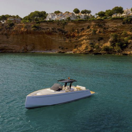 Express-Cruiser / Innenborder - Pardo 38 - Pardo Yachts - zweimotorig / Open / mit Mittelkonsole