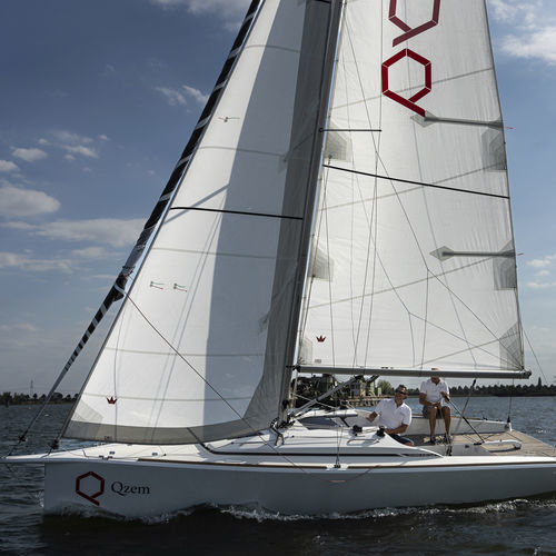 Daysailer-Segelboot - S30 Club - DOMANI YACHTS - 1 Kabine / 4 Kojen / Glasfaser
