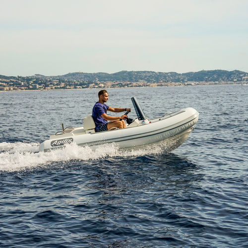 Jetantriebs-Schlauchboot - 330С - Agilis Jettenders - RHIB / mit Mittelkonsole / Sport