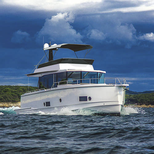 Express-Cruiser / Innenborder - 44 - Seafaring Yachts - zweimotorig / Flybridge / für Kreuzfahrten
