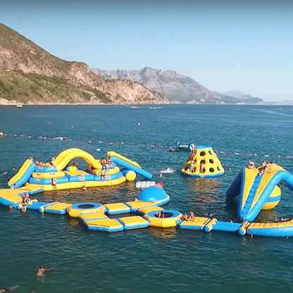 Rutschbahn-Wasserspielgerät - Water City - Vector Inflatables - Park / Trampolin / Boje