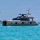 Katamaran-Motoryacht / für Kreuzfahrten / Charter / Flybridge