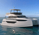 Katamaran-Motoryacht / für Kreuzfahrten / Flybridge