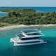 Katamaran-Motoryacht / für Kreuzfahrten / Flybridge / elektrisch