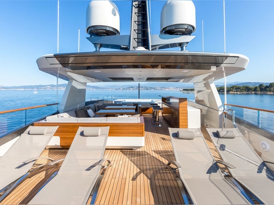 An Bord der preisgekrönten 50m Tankoa Superyacht Vertige