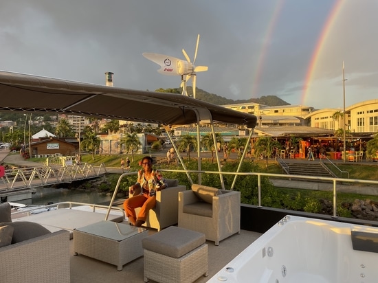 KAYFLÔ WEIHT SEIN ERSTES STAY-Ô HAUSBOOT IN MARTINIQUE EIN
