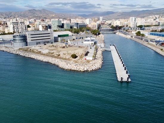 "NEUE FISCHEREIANLAGEN AUF DER RECHTEN SEITE DES FLUSSES GUADALMEDINA"