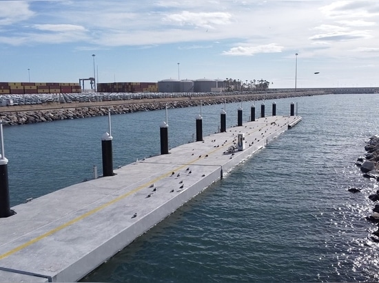 "NEUE FISCHEREIANLAGEN AUF DER RECHTEN SEITE DES FLUSSES GUADALMEDINA"