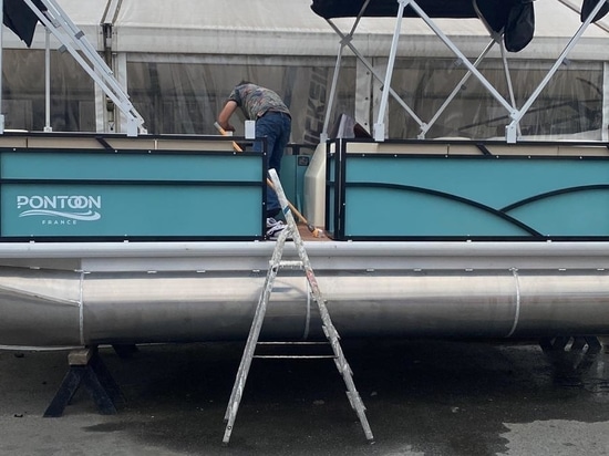 Ihr europäisches Pontonboot!