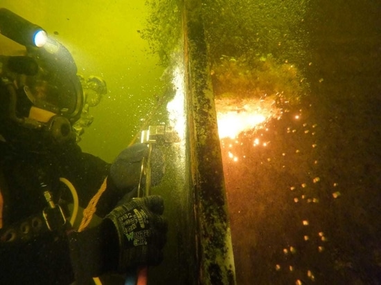PVL entfernte die Spundwände am Brunsbütteler Seeschleuse umgehend.