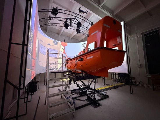 Unser Unternehmen hat einen RB/FRBS-A Rescue/Fast Rescue Boat Simulator entwickelt (voller Einsatz, auf der 6 dof Plattform)