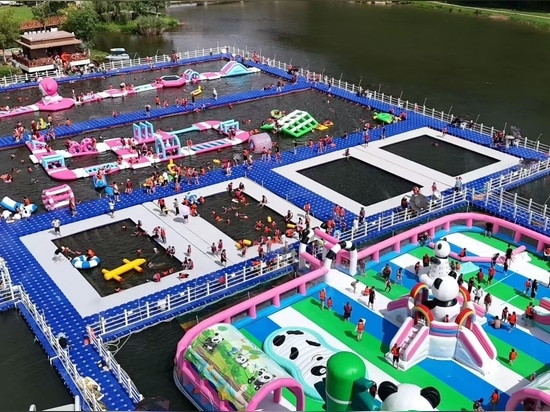 Schwimmender Ponton-Wasserpark